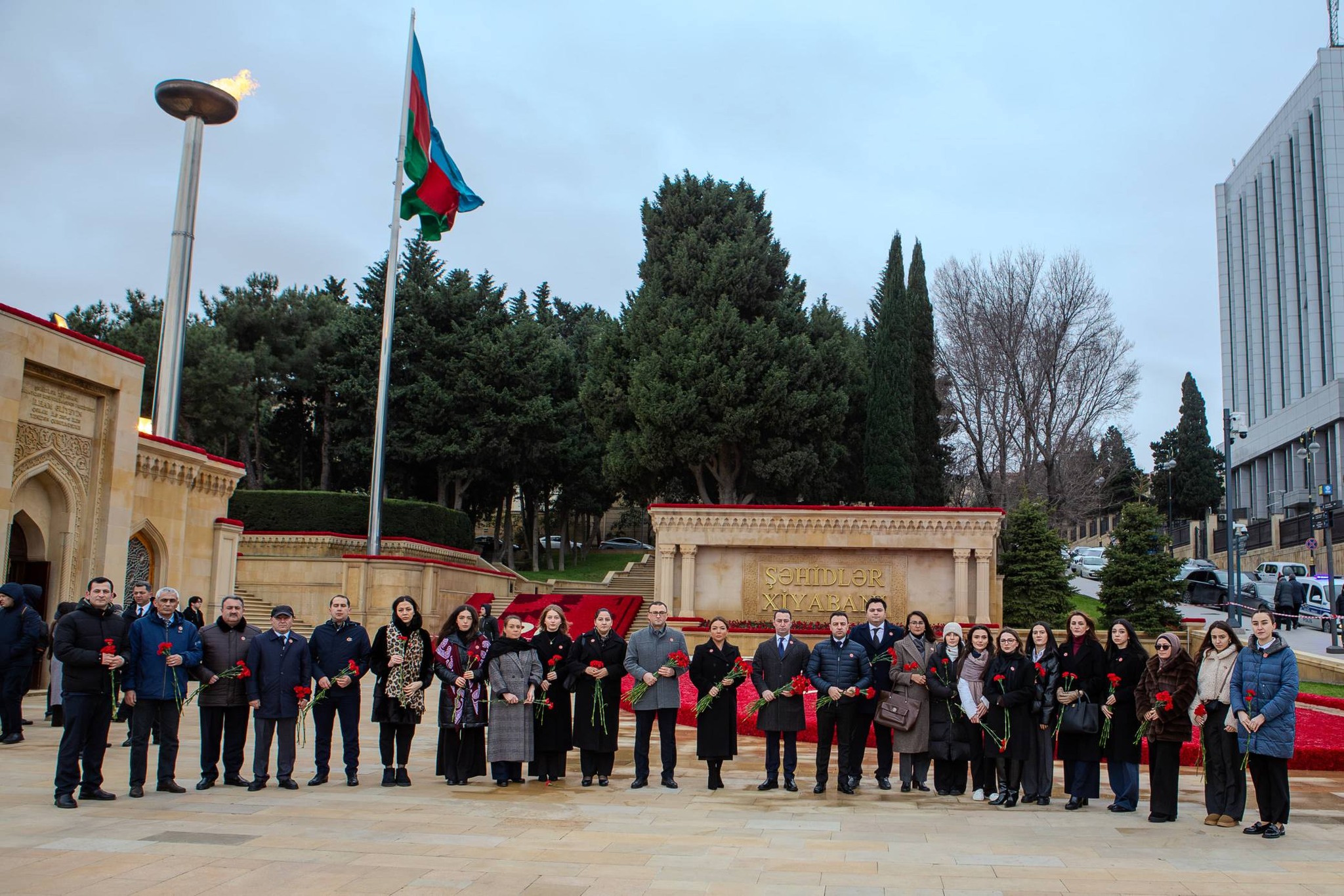 QHT-lərə Dövlət Dəstəyi Agentliyinin kollektivi Şəhidlər xiyabanını ziyarət edib