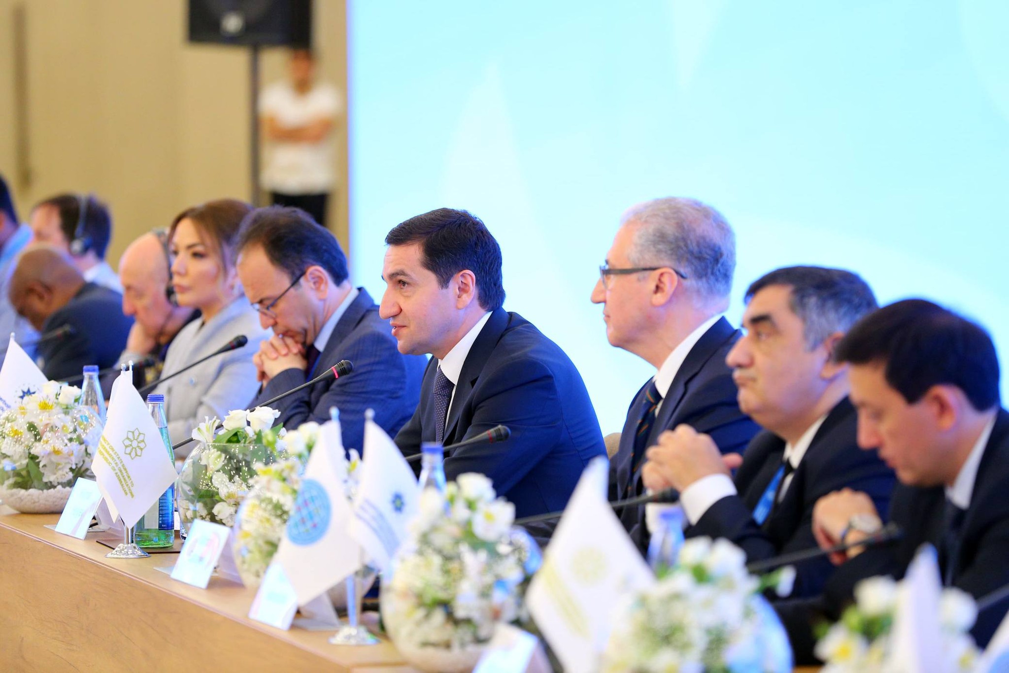 Azərbaycan Prezidentinin köməkçisi - Prezident Administrasiyasının Xarici siyasət məsələləri şöbəsinin müdiri Hikmət Hacıyev Bakıda keçirilən GSNP Baş Assambleyasında çıxış edib