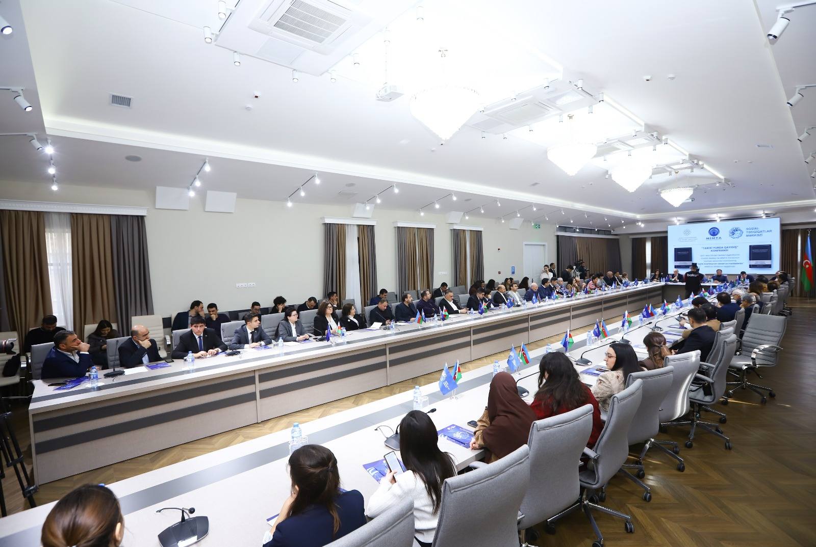 “Qərbi Azərbaycan sənəd və mənbələrdə” elektron kitabı təqdim edilib