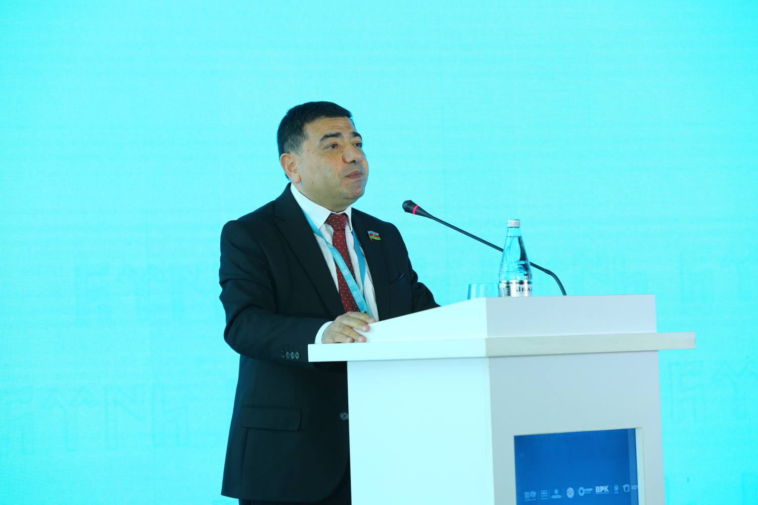 QHT Agentliyinin Müşahidə Şurasının üzvü, millət vəkili Rizvan Nəbiyev Türk Dövlətləri Təşkilatına üzv ölkələrin QHT-lərinin II Həmrəylik Forumunda çıxış edib