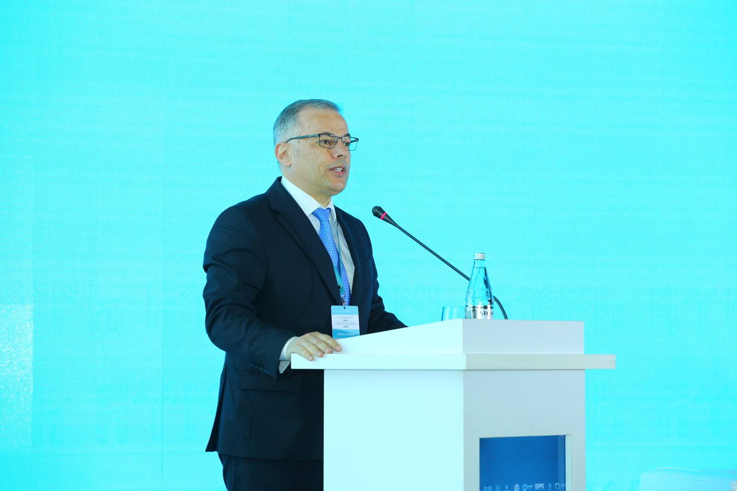 İqtisadi İslahatların Təhlili və Kommunikasiya Mərkəzinin icraçı direktoru Vüsal Qasımlı mühüm iqtisadi göstəriciləri açıqlayıb